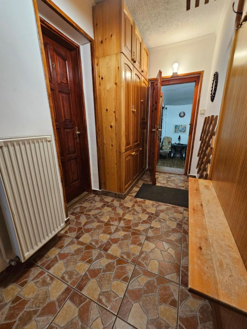 Family Friendly Gyal Apartment Exterior photo
