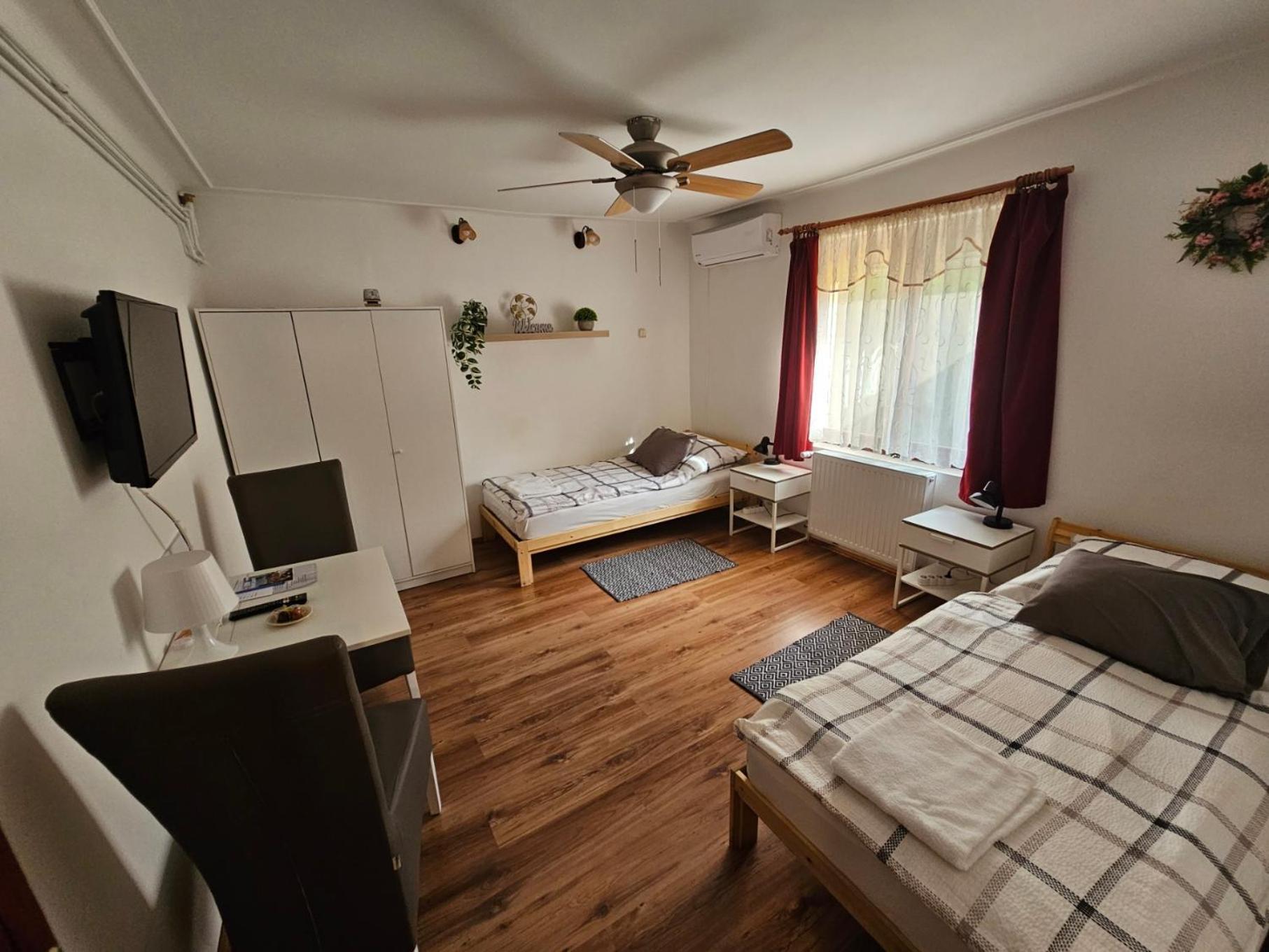 Family Friendly Gyal Apartment Exterior photo